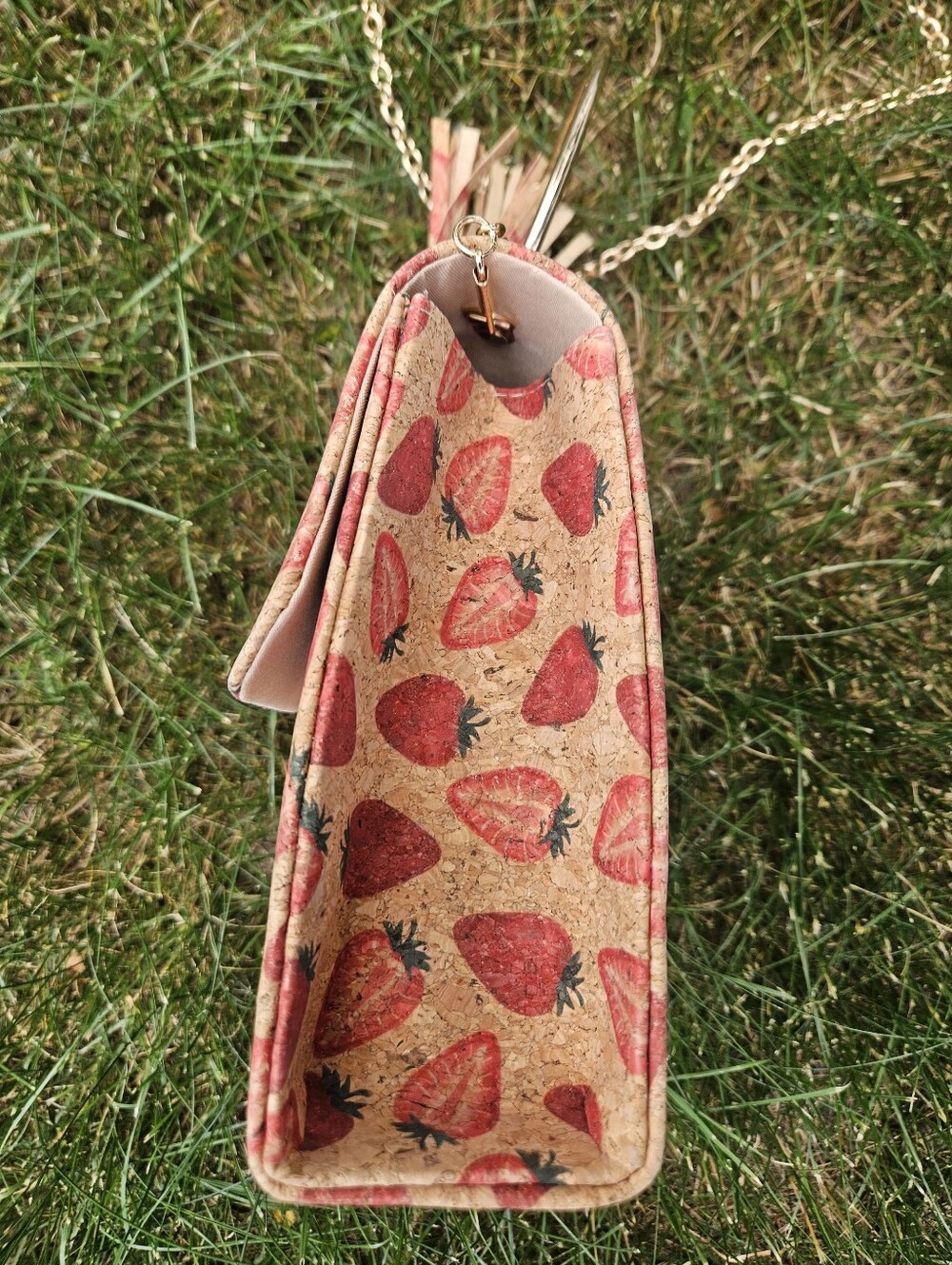 Savanna Strawberry-printed Purse - Picture 4 of 6